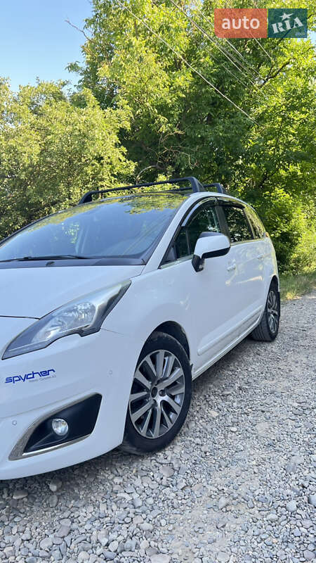 Микровэн Peugeot 5008 2015 в Черновцах