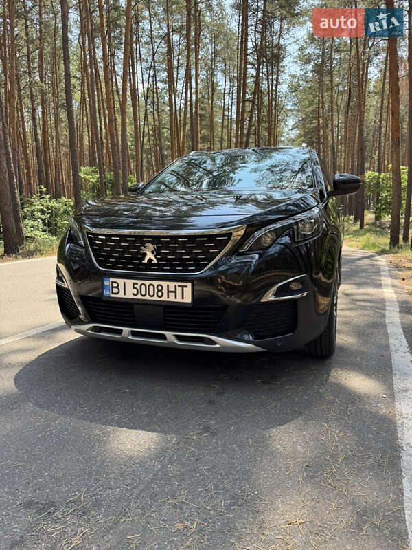 Внедорожник / Кроссовер Peugeot 5008 2017 в Полтаве