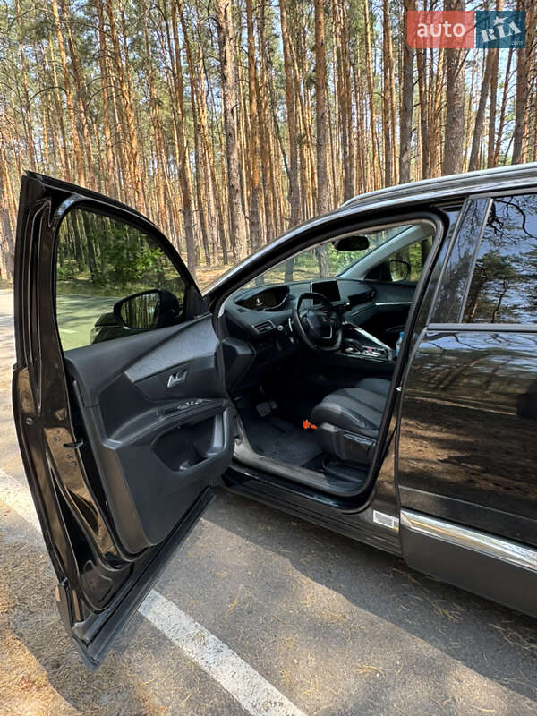 Внедорожник / Кроссовер Peugeot 5008 2017 в Полтаве