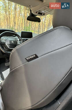 Позашляховик / Кросовер Peugeot 5008 2017 в Полтаві