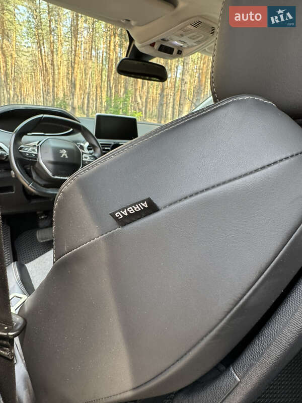 Внедорожник / Кроссовер Peugeot 5008 2017 в Полтаве
