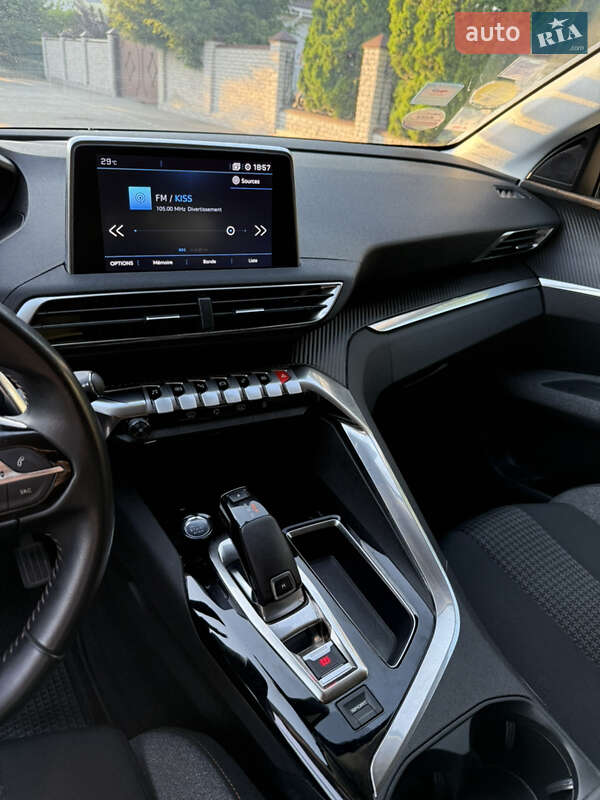 Внедорожник / Кроссовер Peugeot 5008 2020 в Черкассах