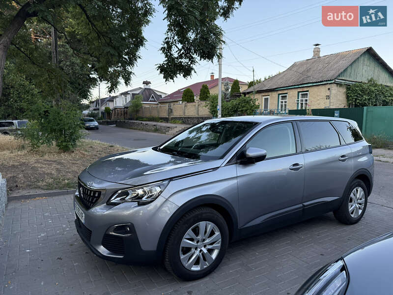 Внедорожник / Кроссовер Peugeot 5008 2020 в Черкассах