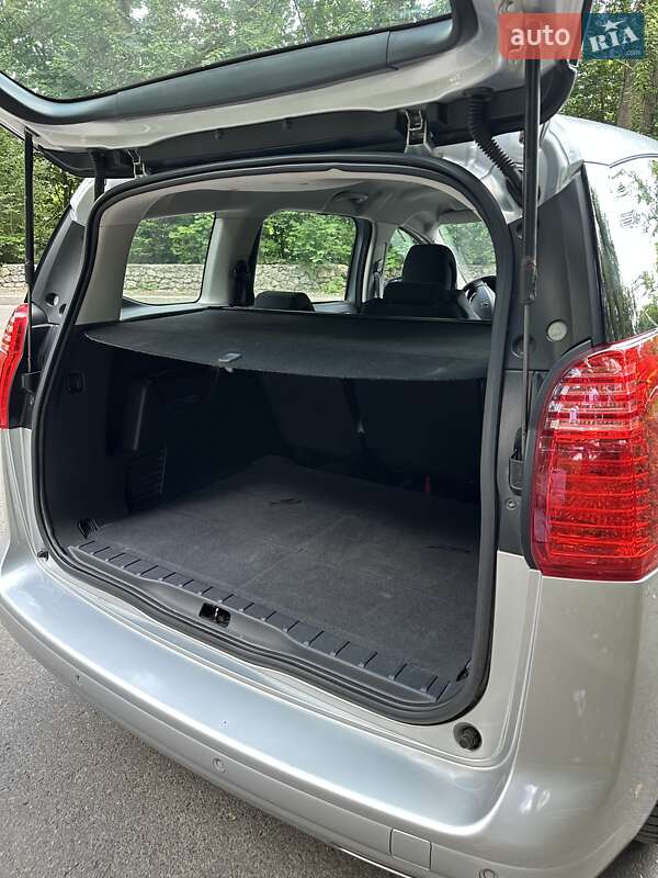 Микровэн Peugeot 5008 2011 в Тернополе