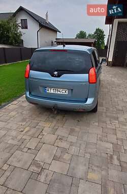 Микровэн Peugeot 5008 2011 в 