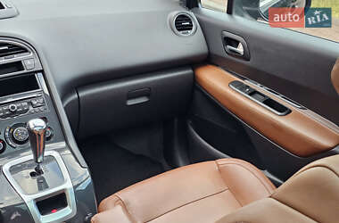 Микровэн Peugeot 5008 2012 в 