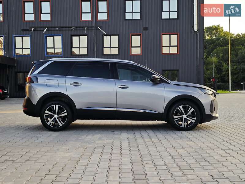 Позашляховик / Кросовер Peugeot 5008 2021 в Дубні