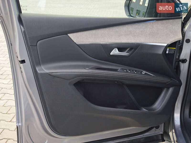 Позашляховик / Кросовер Peugeot 5008 2021 в Дубні