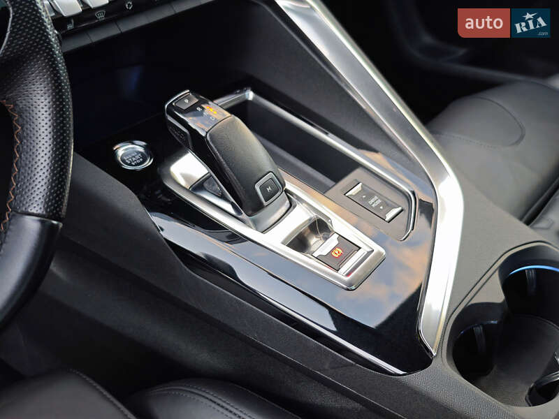 Позашляховик / Кросовер Peugeot 5008 2021 в Дубні