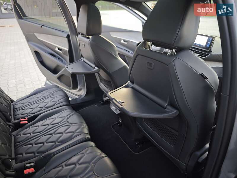 Позашляховик / Кросовер Peugeot 5008 2021 в Дубні