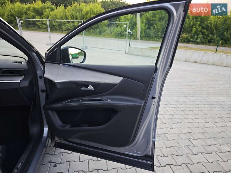 Позашляховик / Кросовер Peugeot 5008 2021 в Дубні