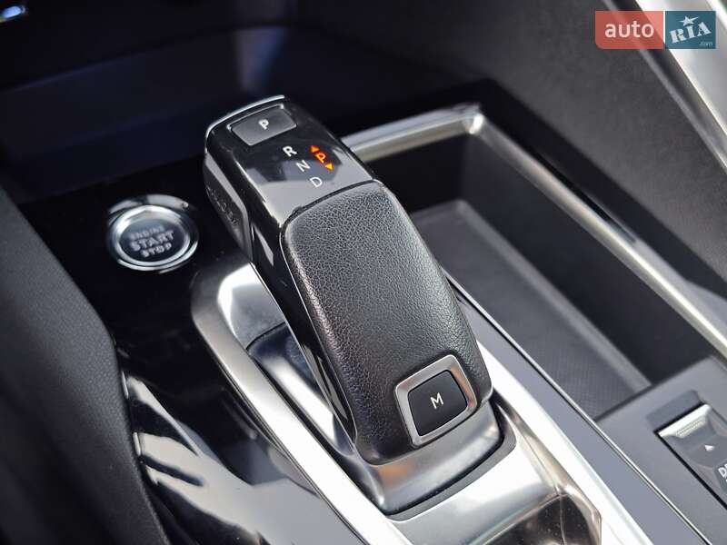 Позашляховик / Кросовер Peugeot 5008 2021 в Дубні