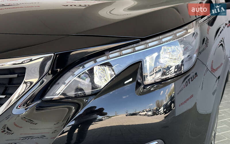 Внедорожник / Кроссовер Peugeot 5008 2019 в Львове