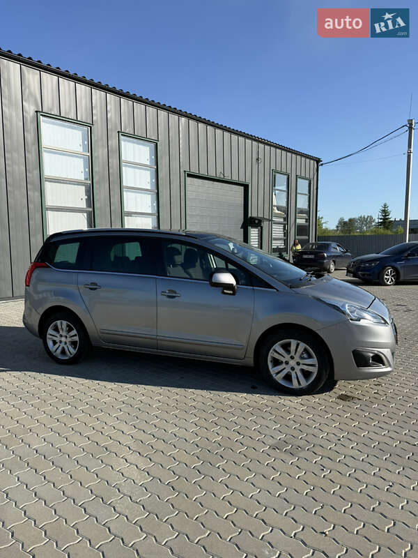 Микровэн Peugeot 5008 2014 в Калуше