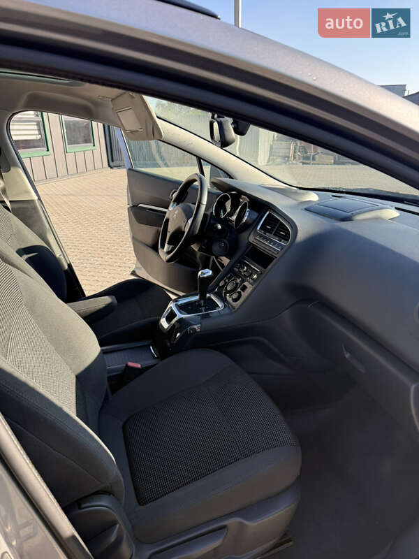 Микровэн Peugeot 5008 2014 в Калуше