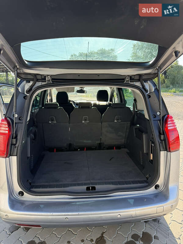 Микровэн Peugeot 5008 2014 в Калуше
