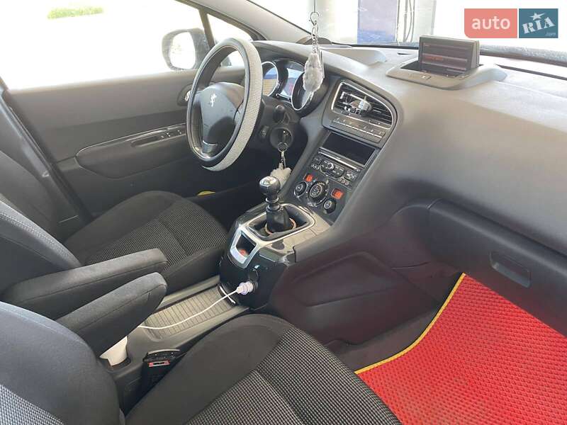 Микровэн Peugeot 5008 2011 в Николаеве