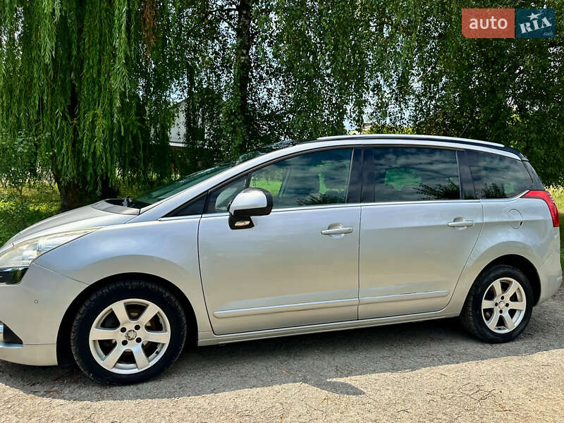 Мікровен Peugeot 5008 2012 в Заліщиках