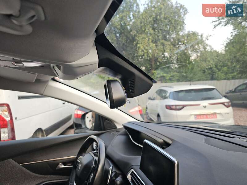 Позашляховик / Кросовер Peugeot 5008 2018 в Стрию