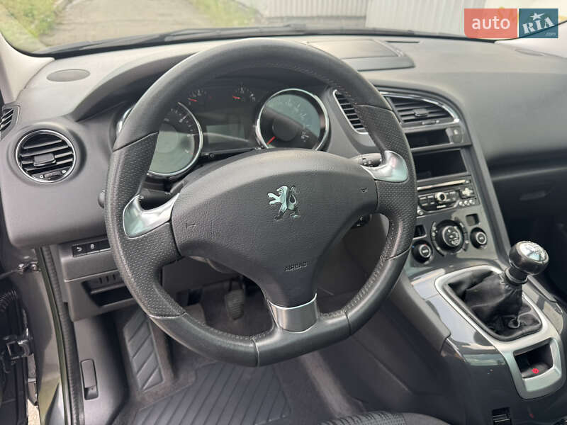 Микровэн Peugeot 5008 2013 в Киеве