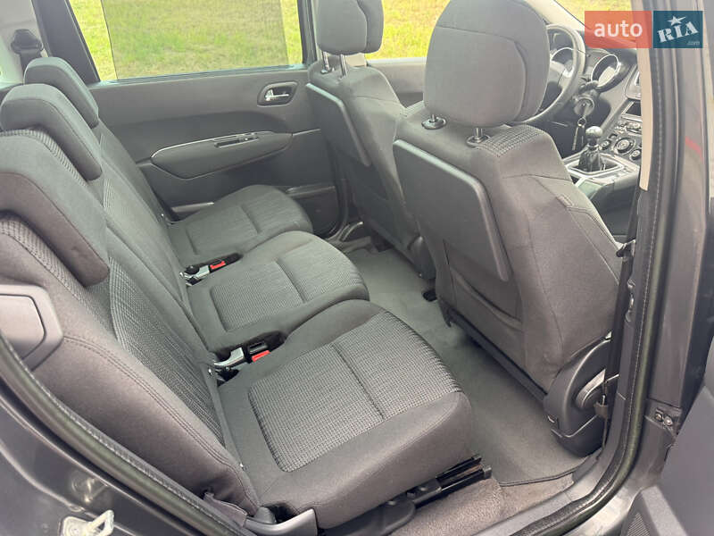Микровэн Peugeot 5008 2013 в Киеве