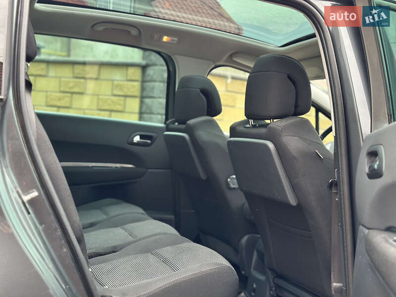 Микровэн Peugeot 5008 2009 в Луцке