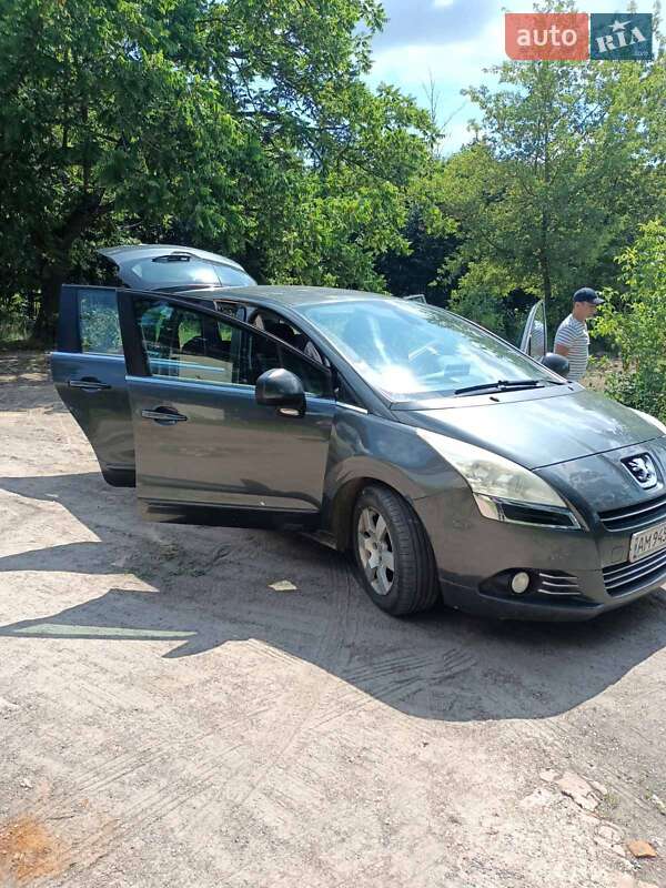 Peugeot 5008 2010