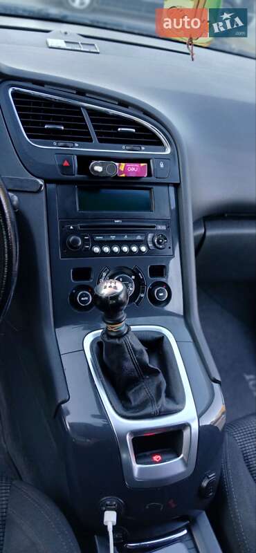 Микровэн Peugeot 5008 2010 в Виннице