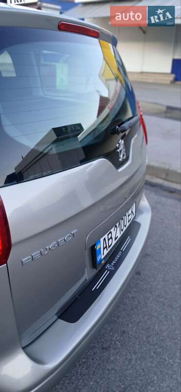 Микровэн Peugeot 5008 2010 в Виннице