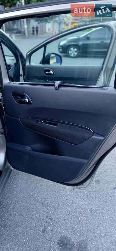 Микровэн Peugeot 5008 2010 в Виннице