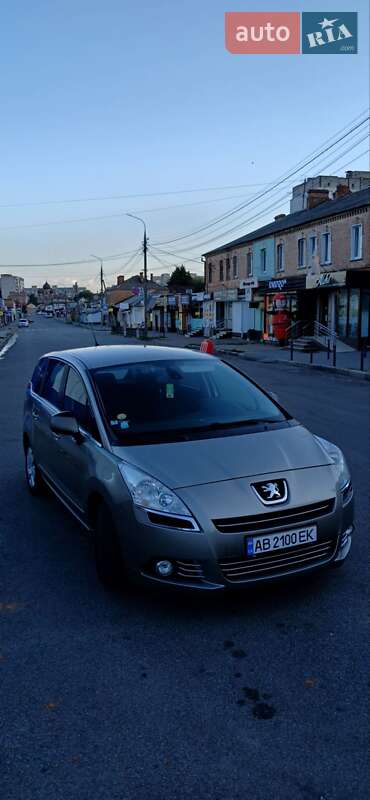 Микровэн Peugeot 5008 2010 в Виннице