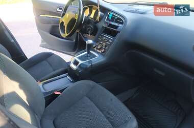 Микровэн Peugeot 5008 2012 в 