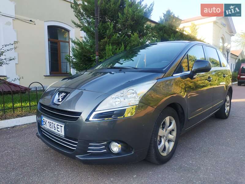 Peugeot 5008 2012