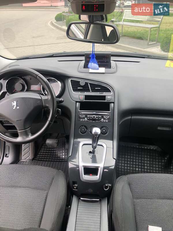 Мікровен Peugeot 5008 2010 в Дрогобичі