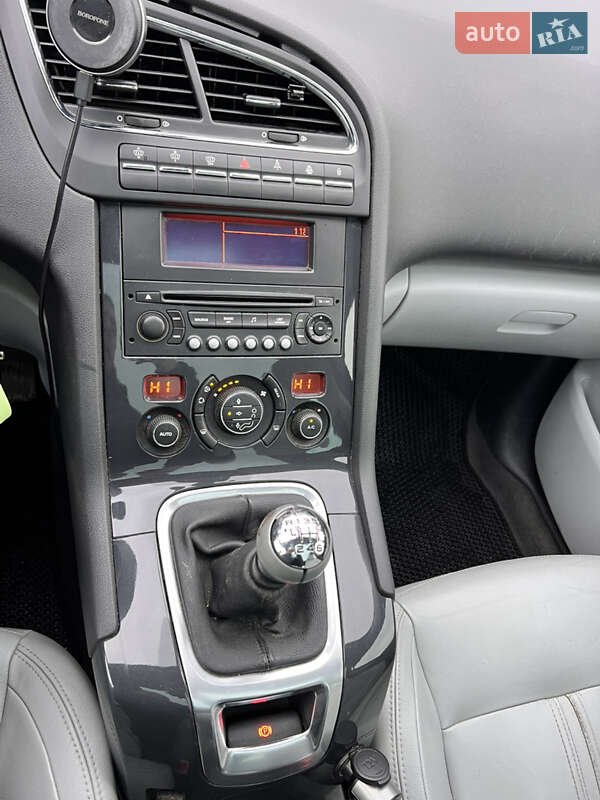 Мікровен Peugeot 5008 2010 в Ходореві