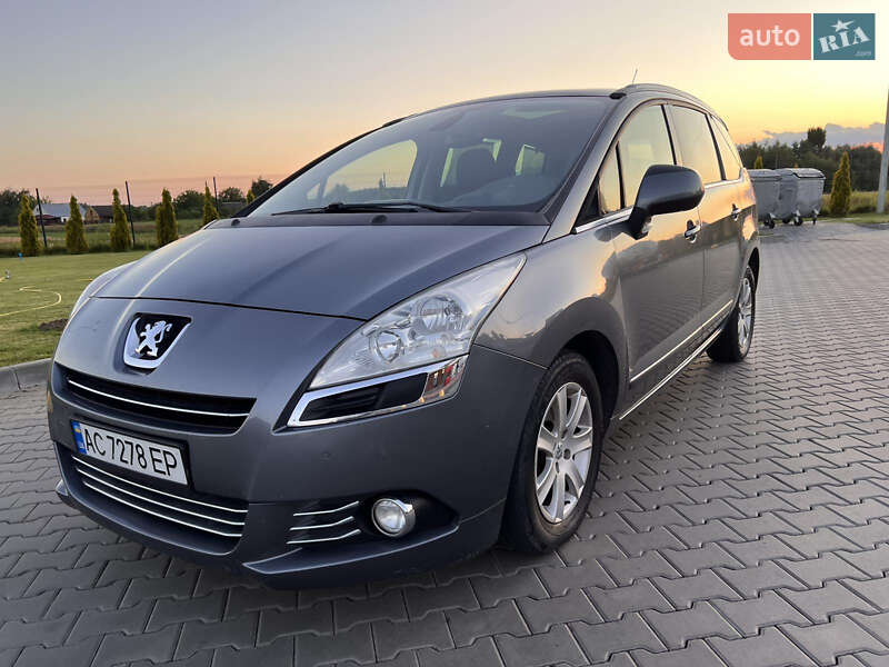 Peugeot 5008 2011
