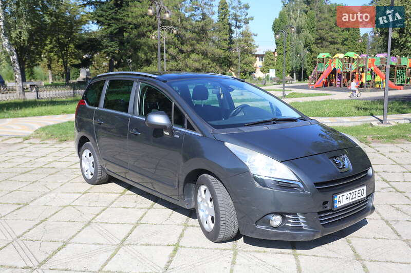 Мікровен Peugeot 5008 2013 в Косові