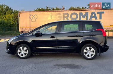 Мікровен Peugeot 5008 2011 в Радивиліві