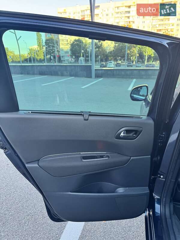 Микровэн Peugeot 5008 2010 в Харькове фото 53 Микровэн Peugeot 5008 2010 в Харькове