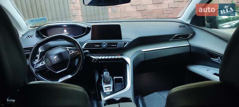 Внедорожник / Кроссовер Peugeot 5008 2017 в Ровно фото 13 Внедорожник / Кроссовер Peugeot 5008 2017 в Ровно