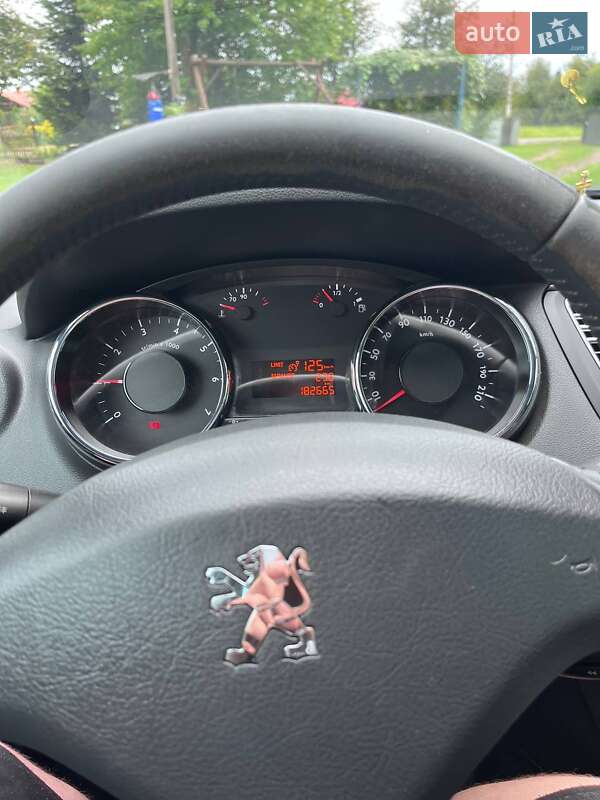 Мікровен Peugeot 5008 2010 в Самборі