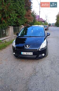 Микровэн Peugeot 5008 2010 в Воловце
