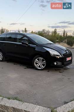 Микровэн Peugeot 5008 2011 в Вознесенске