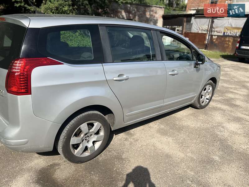 Микровэн Peugeot 5008 2014 в Львове