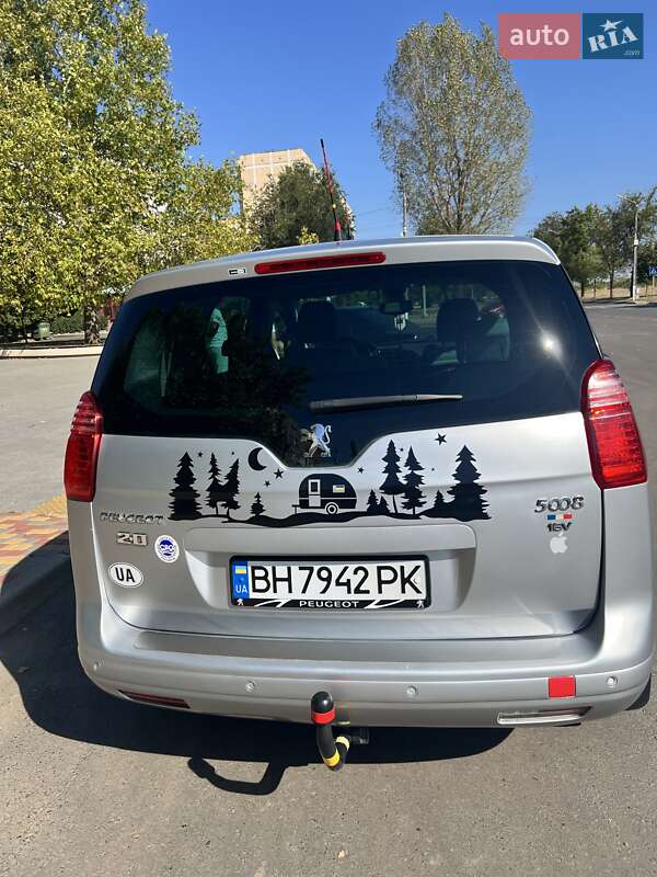 Мікровен Peugeot 5008 2010 в Южному
