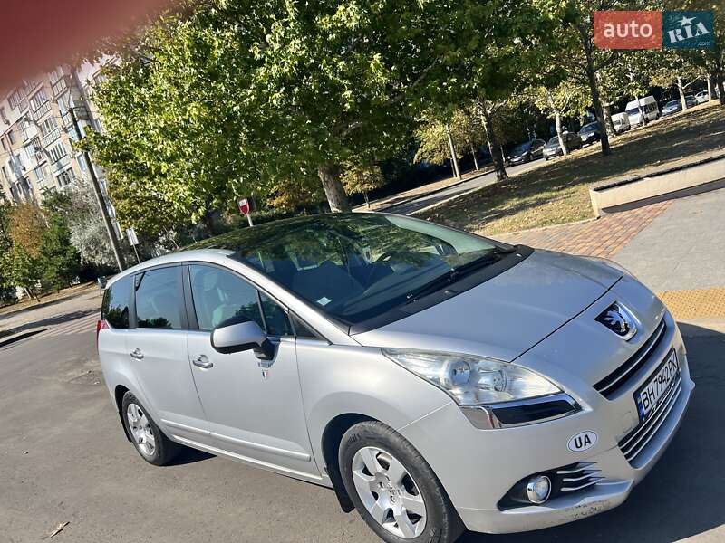 Мікровен Peugeot 5008 2010 в Южному
