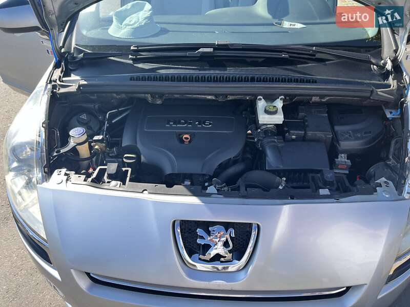 Мікровен Peugeot 5008 2010 в Южному