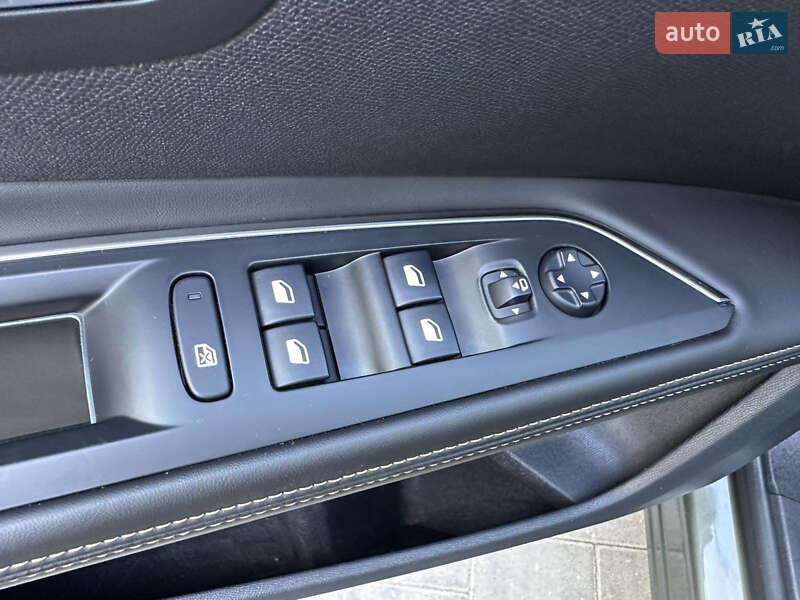Позашляховик / Кросовер Peugeot 5008 2018 в Луцьку