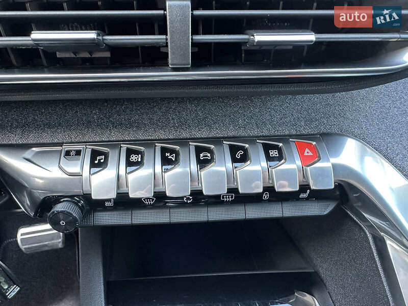 Позашляховик / Кросовер Peugeot 5008 2018 в Луцьку