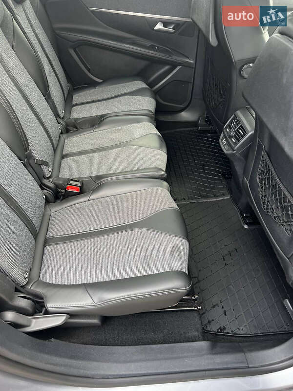 Позашляховик / Кросовер Peugeot 5008 2017 в Львові